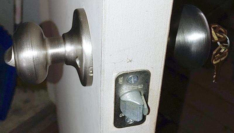 Venetian Bronze Cove Security Set - Deadbolt Keyed One Side