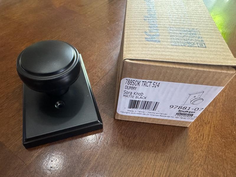 イソノファクトリー　JB Satin Nickel Sora Knob (Rectangle) - Hall/Closet | Kwikset