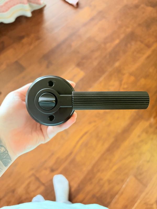 Matte Black Mirada Lever (Round) - Pull Only | Kwikset