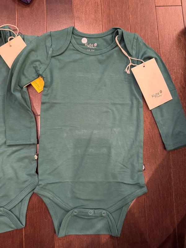 Review Thumbnail Image 0 379465189