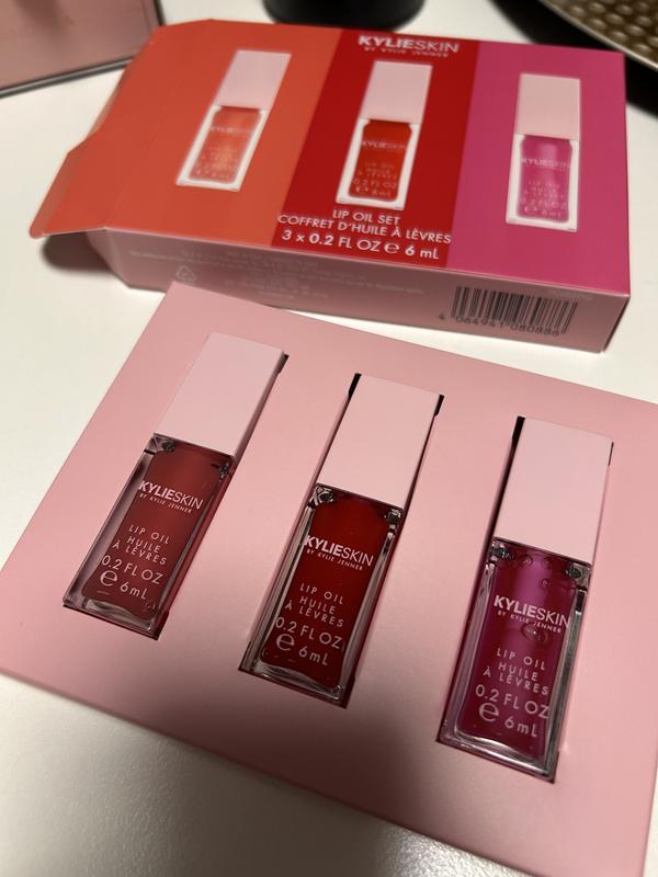 Customer carousel item 3.