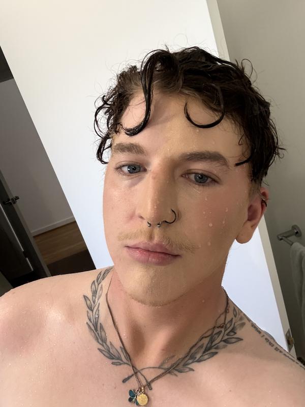 Don’t know if you can see the blush but I tried