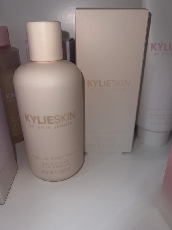 Customer photo for "pure vanilla smell maybe the price is too high but"
