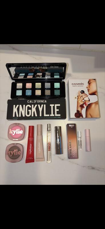 Customer carousel item 8.