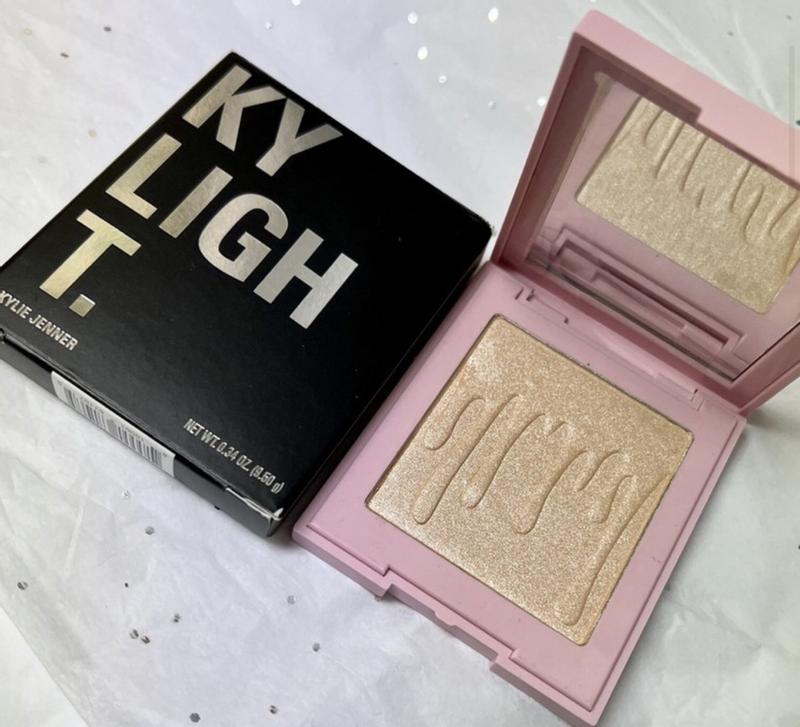 Customer carousel item 10.