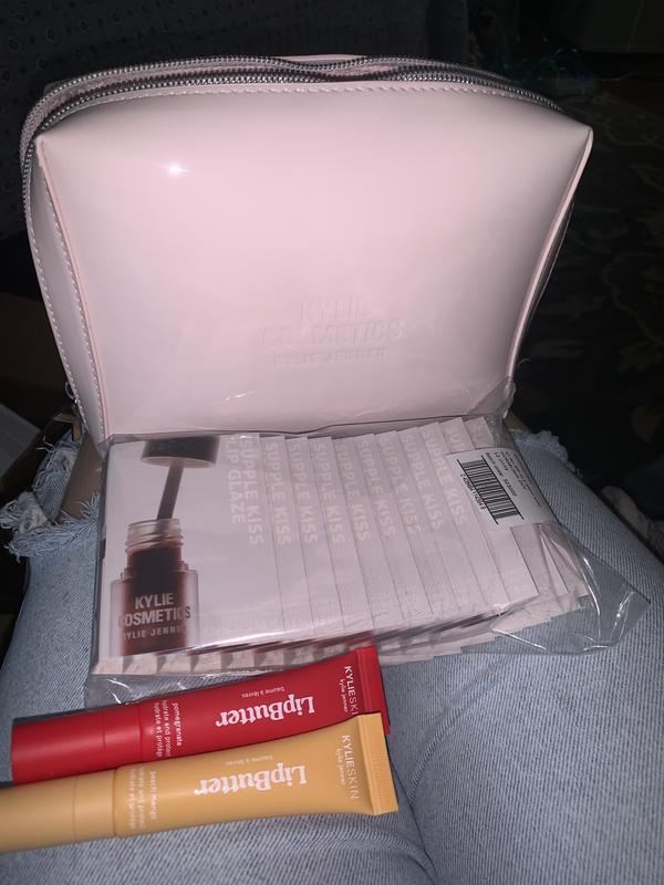 I ordered off of Ulta and got a sample PACK!! And a free makeup bag because my order was $40+.