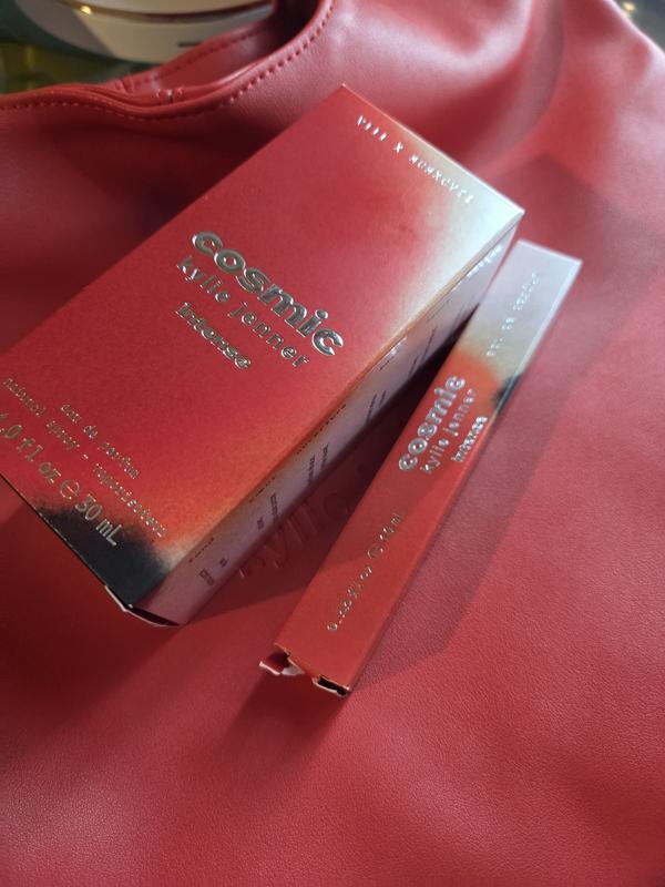 Customer carousel item 9.