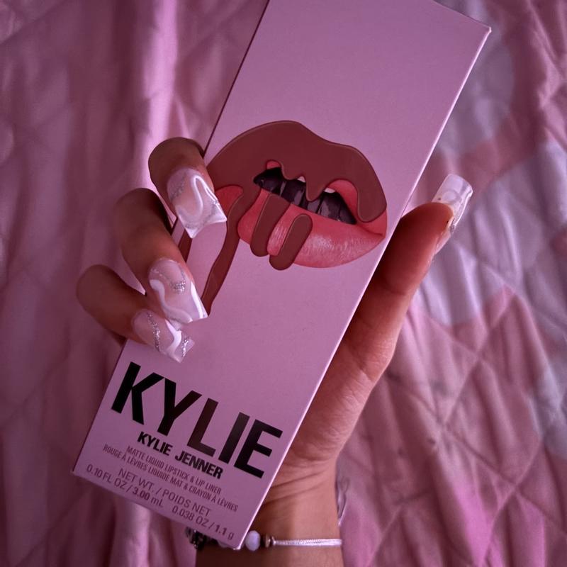 Customer photo for "THE matte lip kit!!"