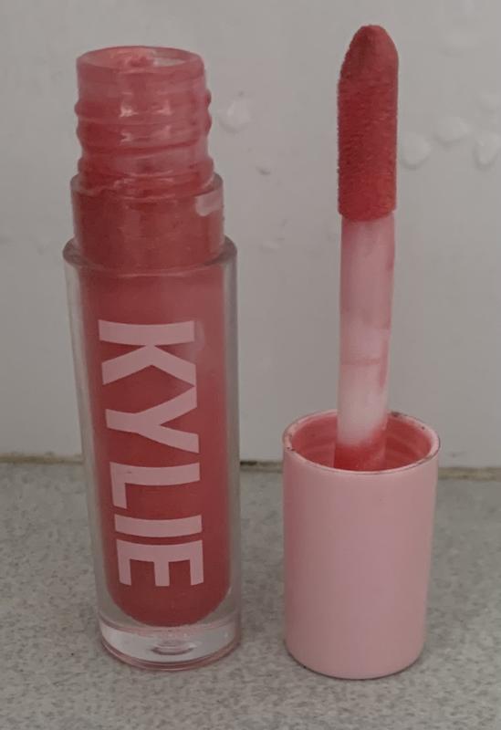 Wonderful lipgloss love it Kylie