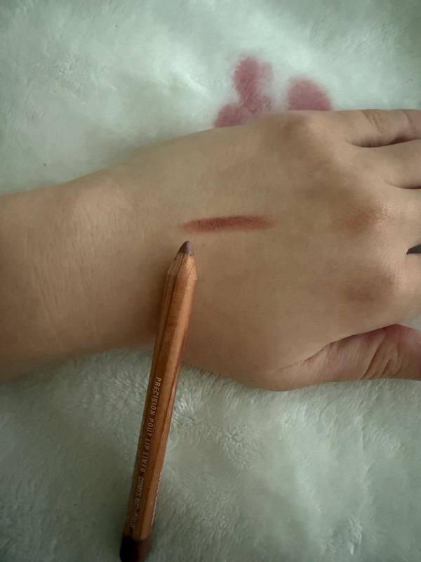 Customer photo for "Feels natural, long lasting, easy application and overall Gorgeous"