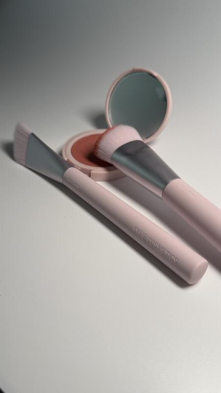 Customer photo for "Amazing Blush Brush🩷"
