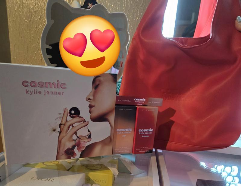 Customer carousel item 3.