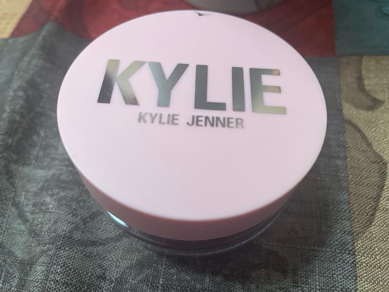 Setting Powder  Kylie Cosmetics by Kylie Jenner