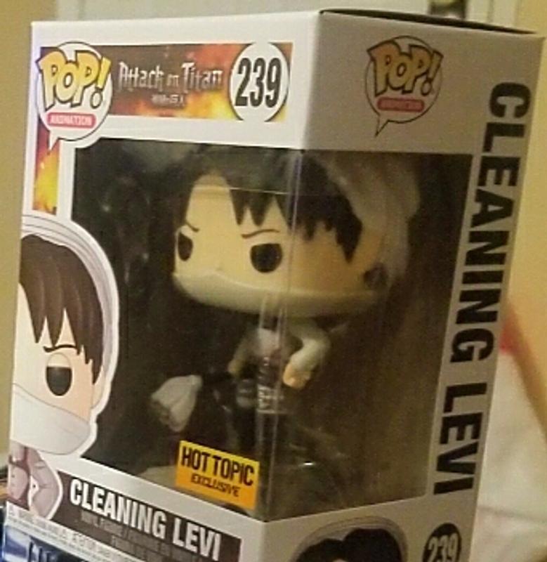 Funko Pop Cleaning Levi Hottopic Attack on Titan