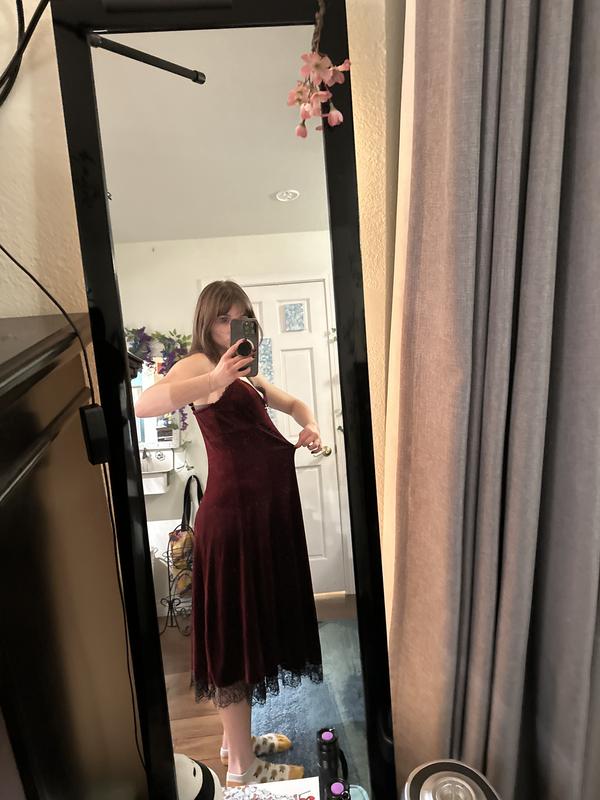 hot topic red velvet dress Hot Topic Deep Red Crushed Velvet Peter Pan Collar Midi Dress Size 1