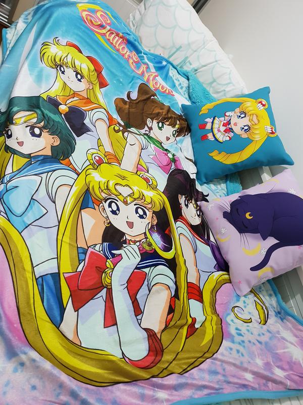 Sailor Moon Sailor Scouts Throw Blanket Hot Topic