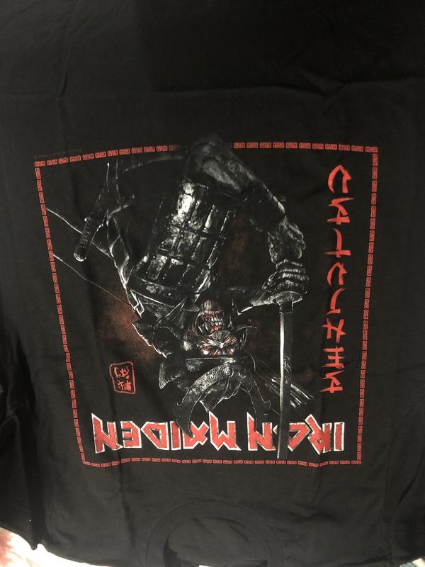 Rock Off Iron Maiden Senjutsu Maglietta Uomo: Logo Verticale Nero, Vestibilità Unisex, 100% Cotone