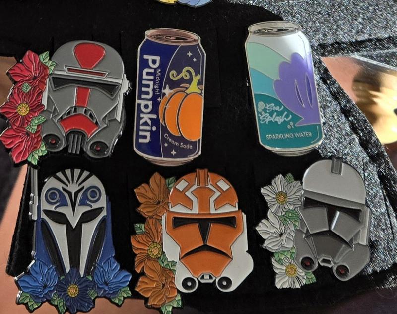 thumbnail image 2 of Star Wars Buckets Series – Phase I Clone Trooper Helmet Embroidered Patches, Iron-On, Mixed Lot 2 of 4