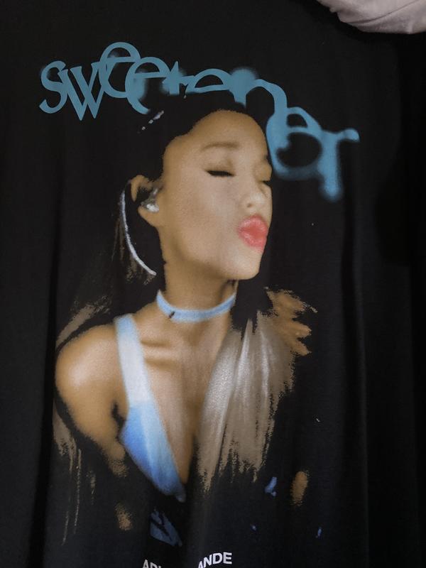 Hot topic 2025 ariana grande shirt