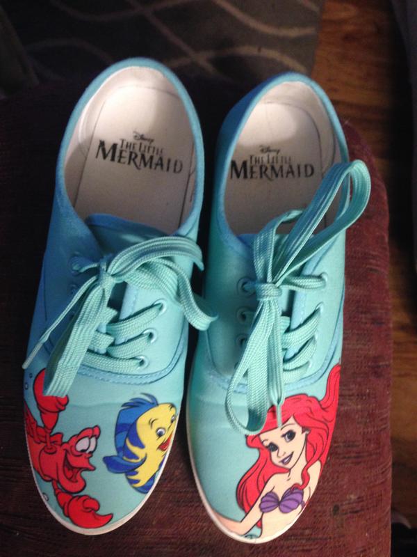 Little mermaid hot sale tennis shoes