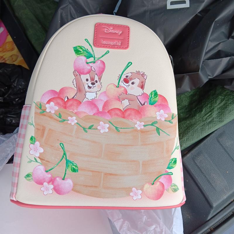 Loungefly Disney Chip  display picture 2