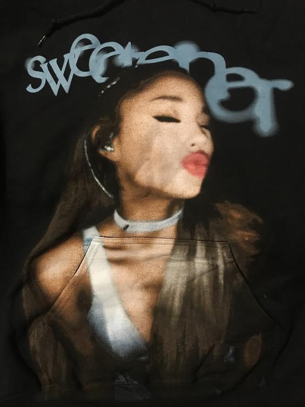 Hot topic cheap ariana grande hoodie