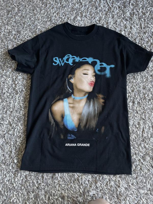 Ariana grande discount hoodie hot topic