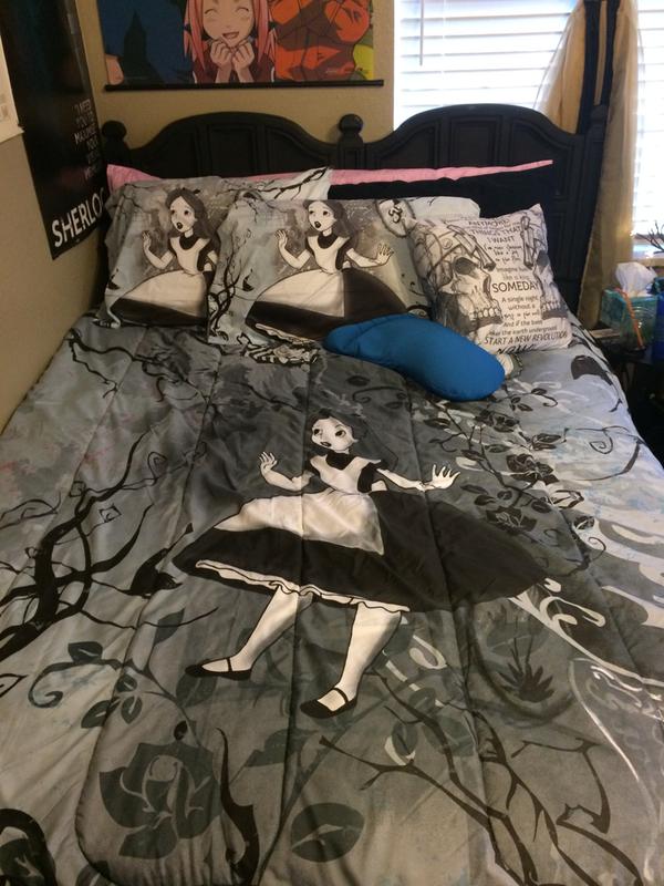 Disney Alice In Wonderland Black White Full/Queen Comforter