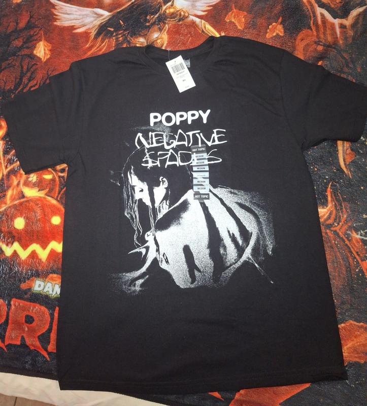 Poppy Negative Spaces T-Shirt | Hot Topic