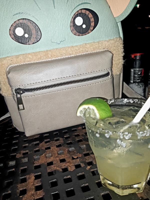 Hot topic baby yoda backpack hotsell