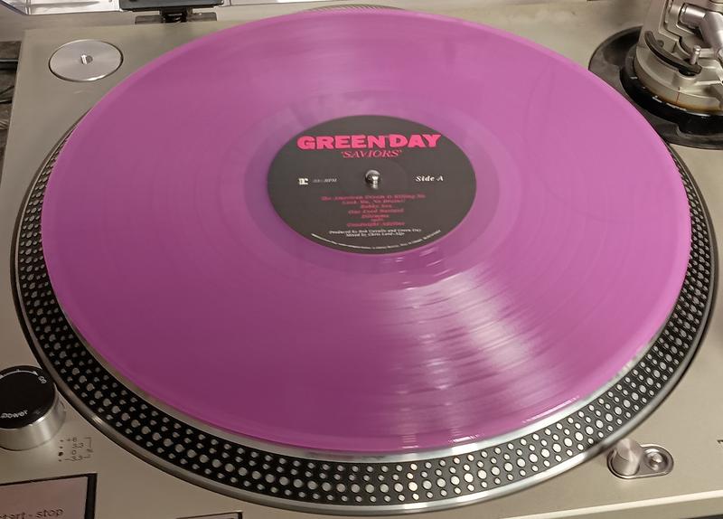 Green Day Saviors (Violet) Vinyl LP Hot Topic Exclusive