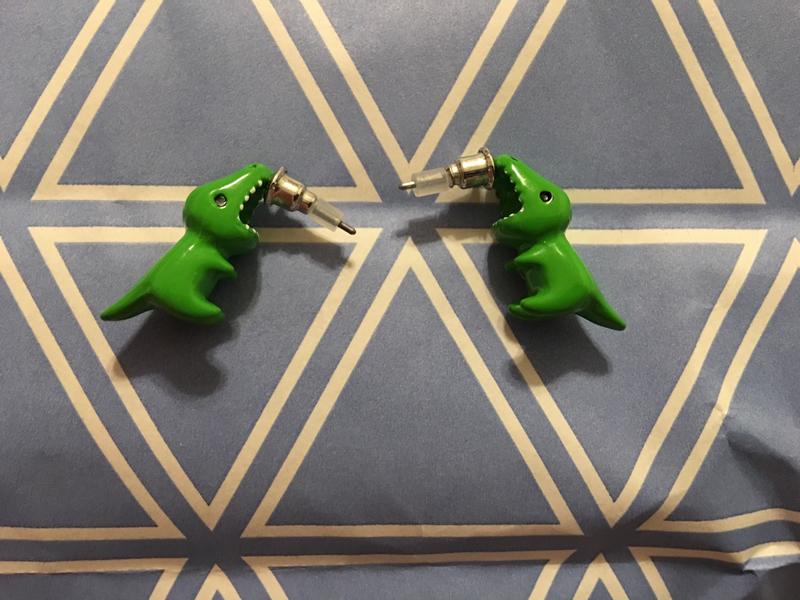 Dinosaur earrings hot sale hot topic