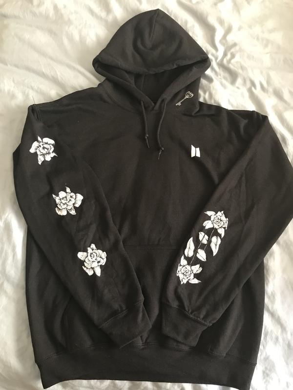 BTS FAKE LOVE Hoodie Hot Topic Exclusive Hot Topic