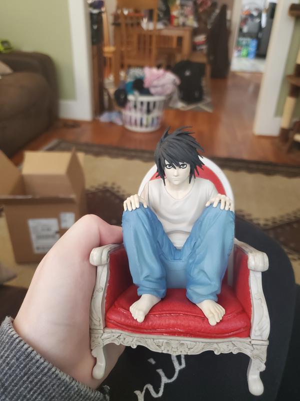 Death Note L Figurine