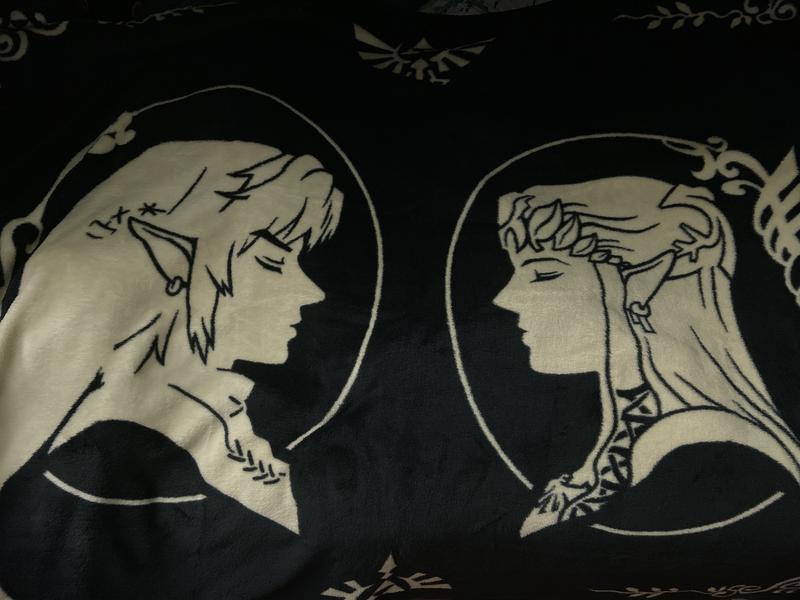 Legend of zelda 2025 blanket hot topic