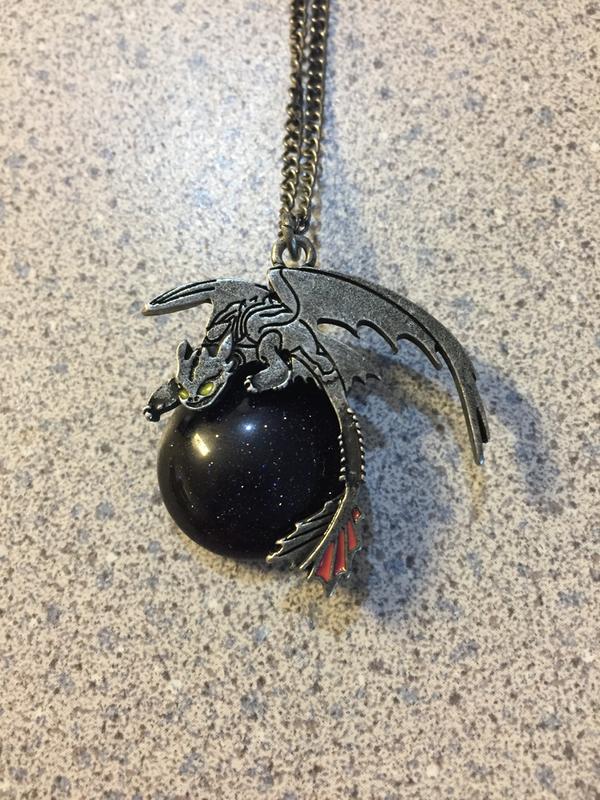 Hot topic dragon on sale necklace