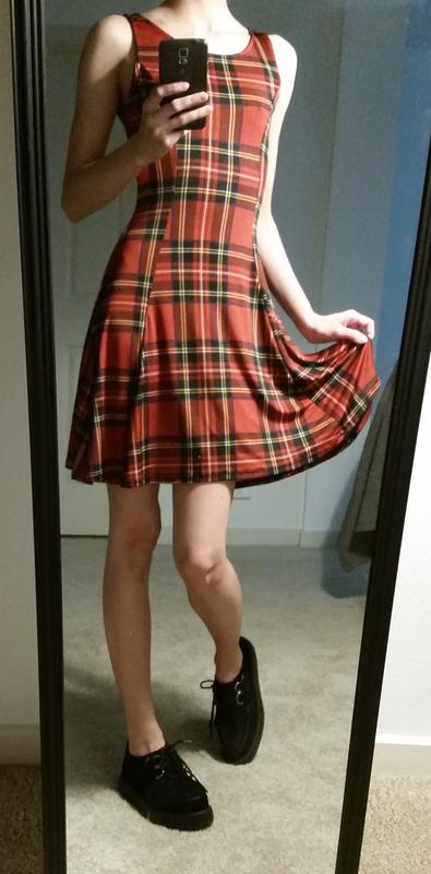 Hot topic 2024 red plaid dress