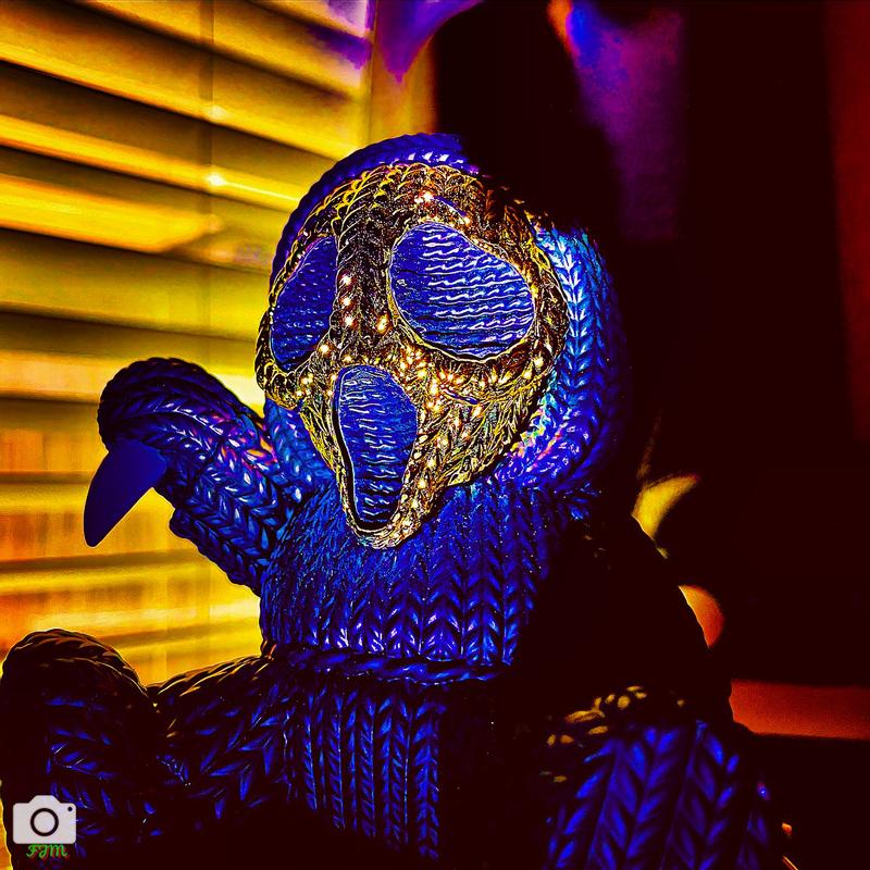 Handmade By Robots Scream Ghost Face Gold Mask Vinyl Figure Hot