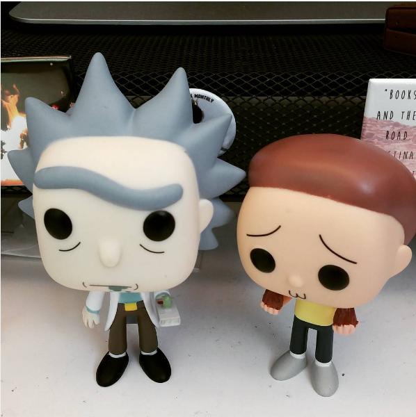 リックアンドモーティ Rick and Morty ポータルガン ファンコ Amazon.com: Funko POP! Rick with Portal Gun #114 : Toys & Games