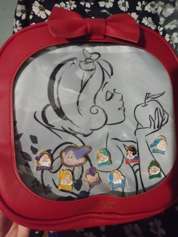 Disney Snow White And The Seven Dwarfs Snow White Pin  display picture 1