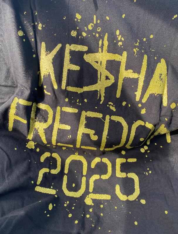 Kesha Freedom Dollar Sign T-Shirt | Hot Topic