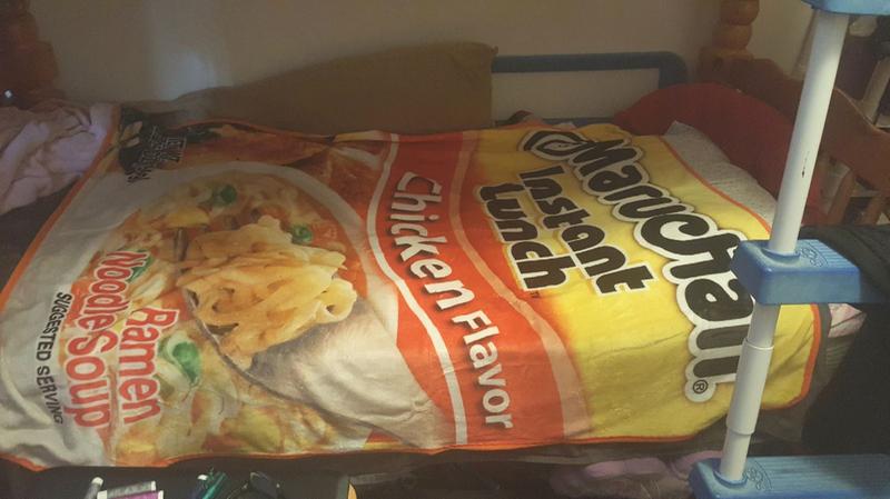 Maruchan Instant Lunch Ramen Throw Blanket Hot Topic