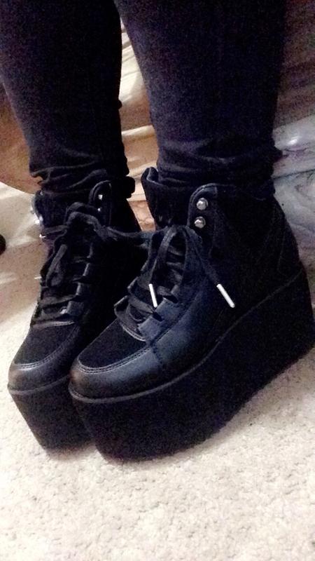 yru black platforms