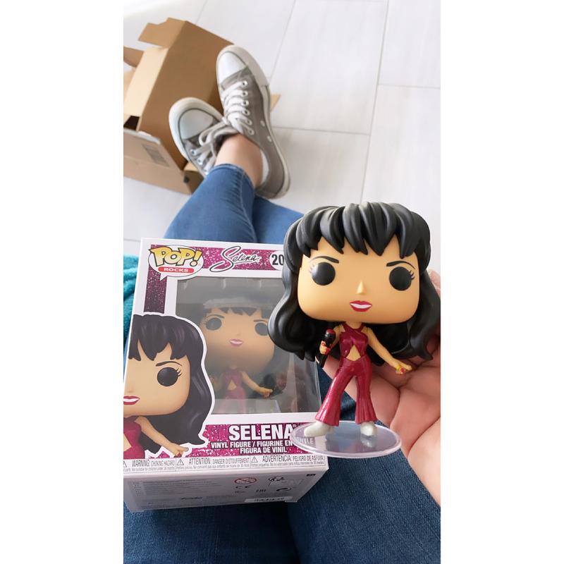 Selena pop 2025 funko hot topic