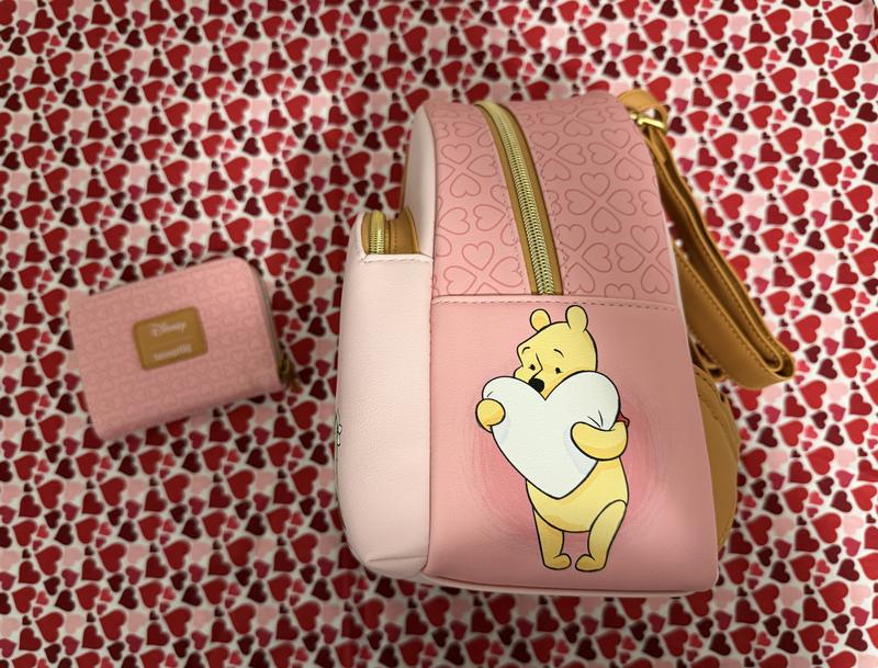 Loungefly Disney Winnie The Pooh Valentine display picture 1