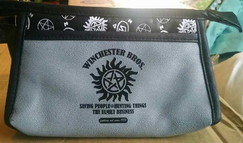 Supernatural Brothers Winchester Make-up-Kosmetiktasche - Reißverschluss, 20x14 Cm, Offizielles Fan-Artikel