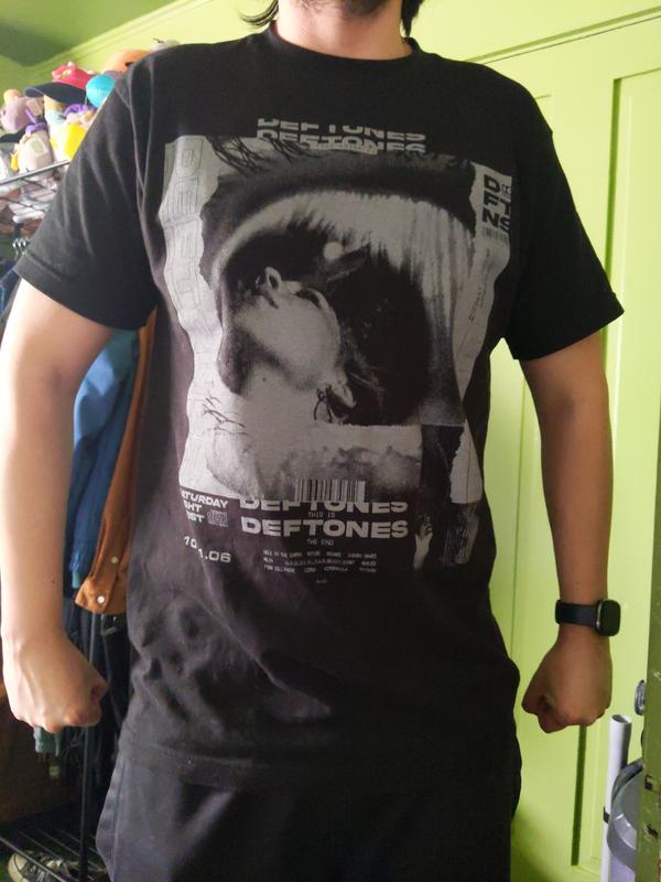 Deftones t 2025 shirts hot topic