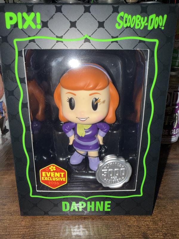 Thrilljoy Scooby-Doo! Pix! Daphne Collectible Figure | Hot Topic