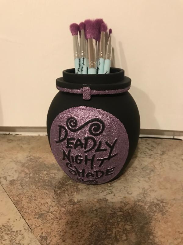 Loungefly Nightmare Before Christmas Deadly Nite Shade Makeup Brush store Set