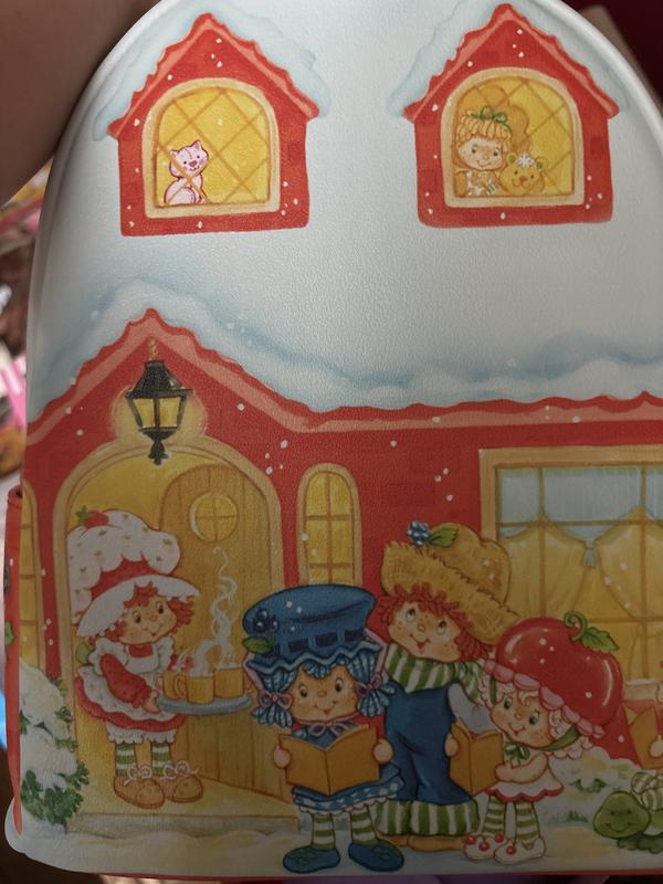 Loungefly Strawberry Shortcake And Friends Caroling Holiday  display picture 3